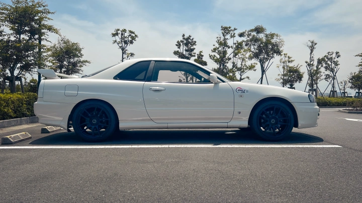 Skyline ER34 Coupe Pearl White Tokyo JDM Rental - photo 4