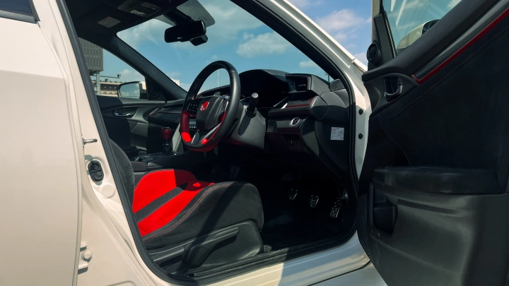Civic Type R FK8 Tokyo JDM Rental - photo 4