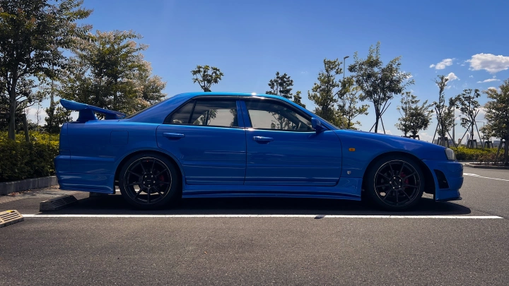 Nissan Skyline R34 HR34 Sedan Bayside Blue No. 3 Tokyo JDM Rental - photo 4