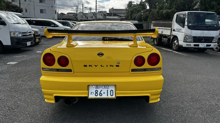 日産 スカイライン R34 HR34 セダン ライトニングイエロー Tokyo JDM Rental - photo 4