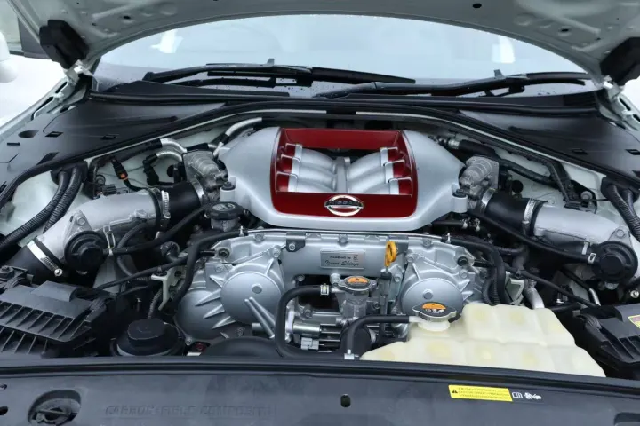 Nissan GT-R R35 White Dragon 5